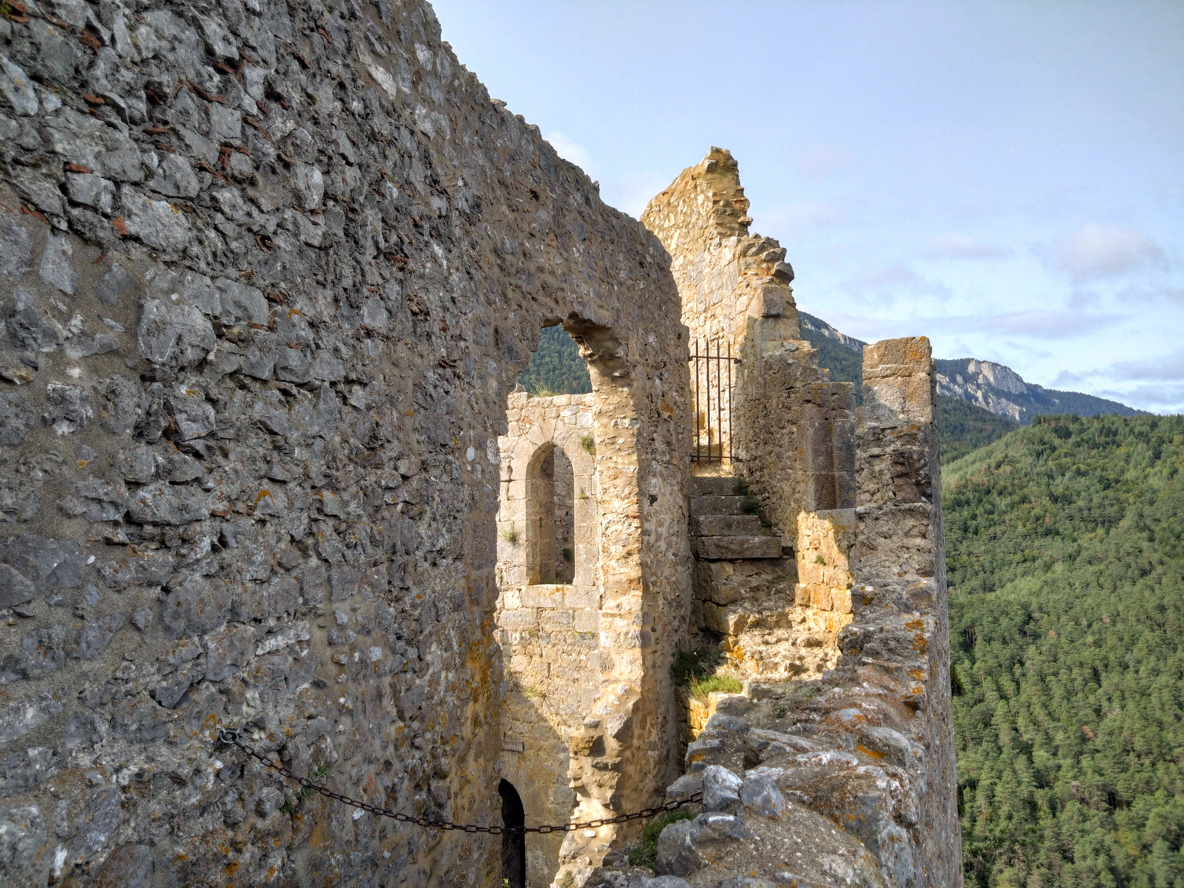 A stay in Cathar country and its major listed sites