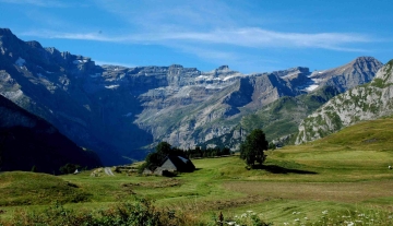 gr10-gavarnie.JPG