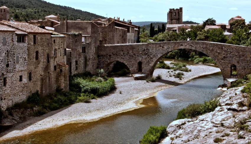 trek-corbieres-pyrenees.jpg