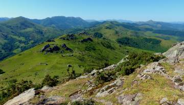 Pays-Basque--rando-guidee-a-pied.JPG