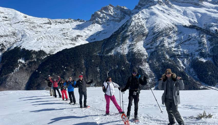 Cauterets-Gavarnie-en-raquettes-avec-un-guide.jpeg