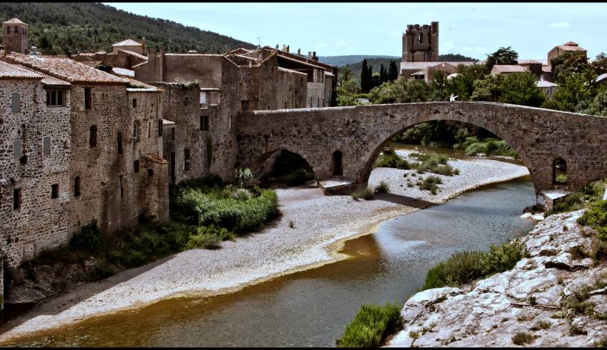 trek-corbieres-pyrenees.jpg