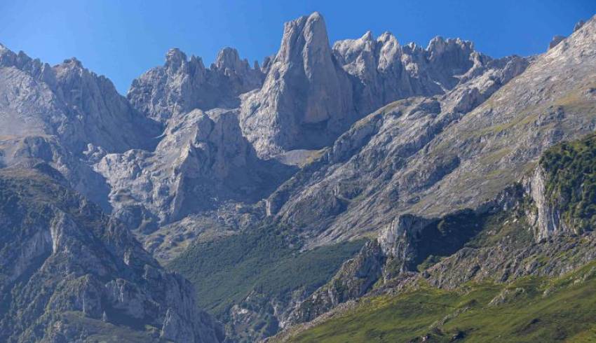 naranjo-de-bulnes-randonnee.jpg